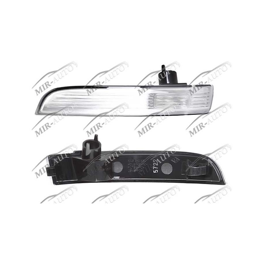 Боковой указатель поворота в зеркале