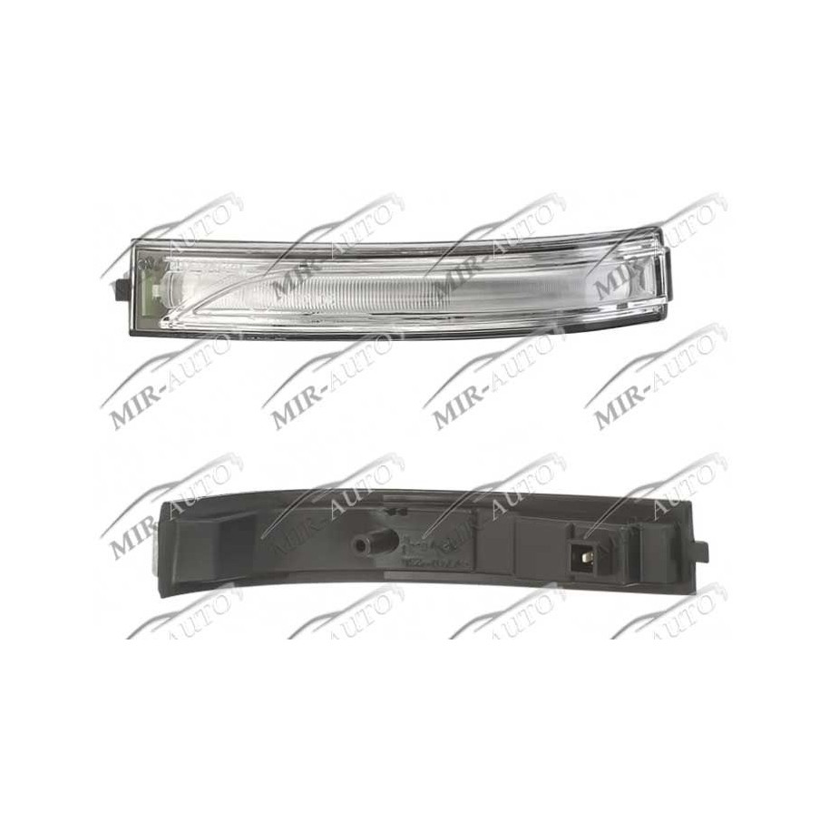 Боковой указатель поворота в зеркале