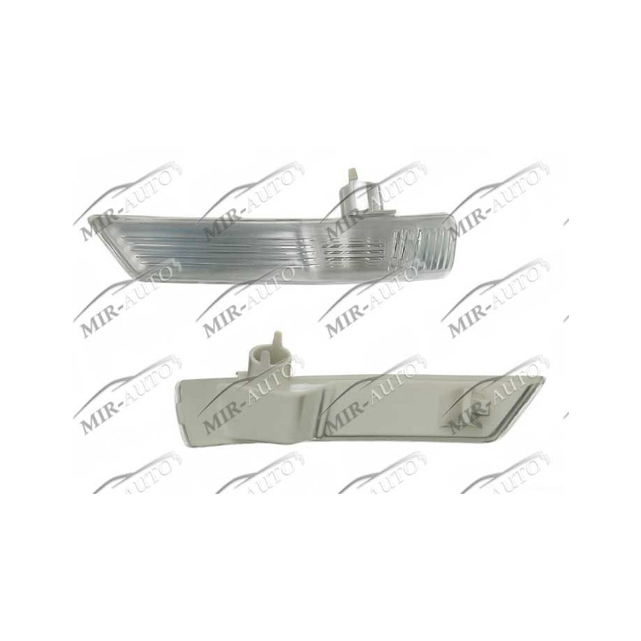 Side indicator in mirror