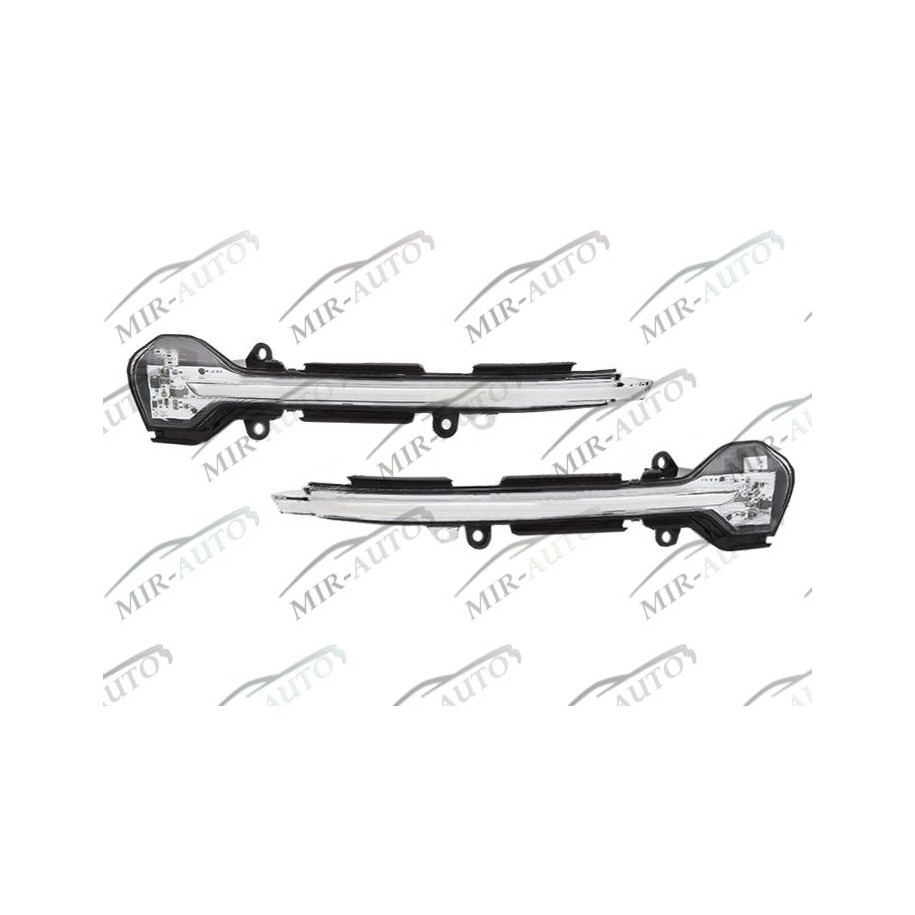 Posūkio žibintas veidrodyje