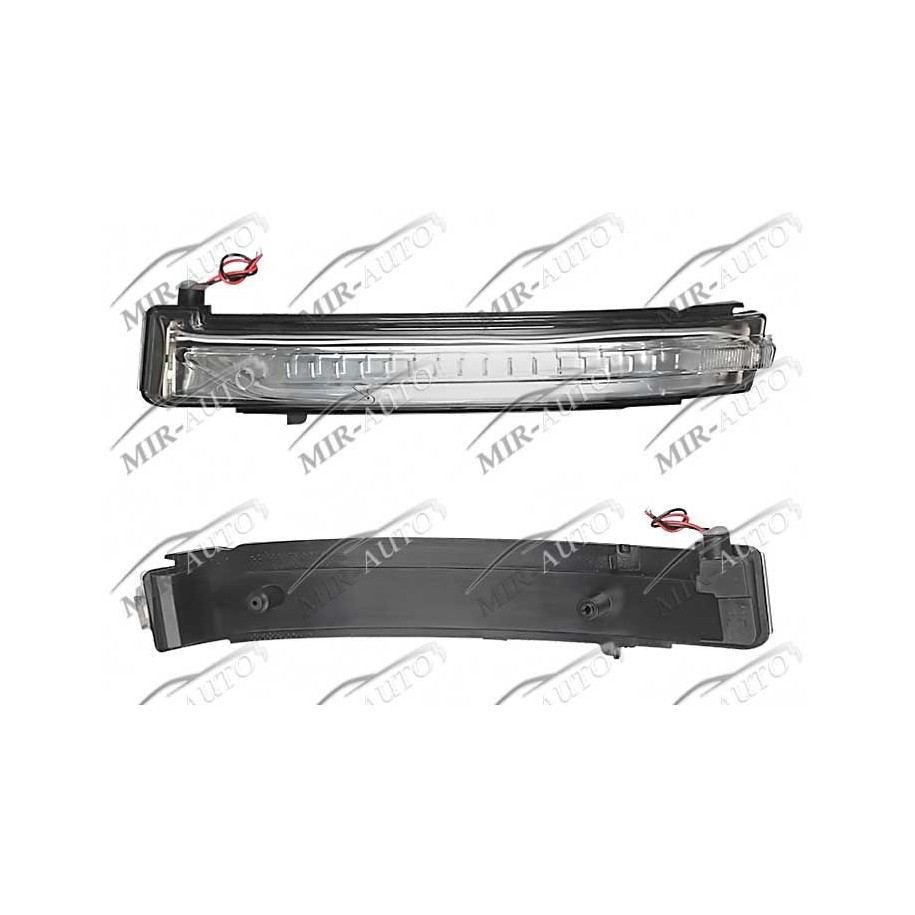 Posūkio žibintas veidrodyje