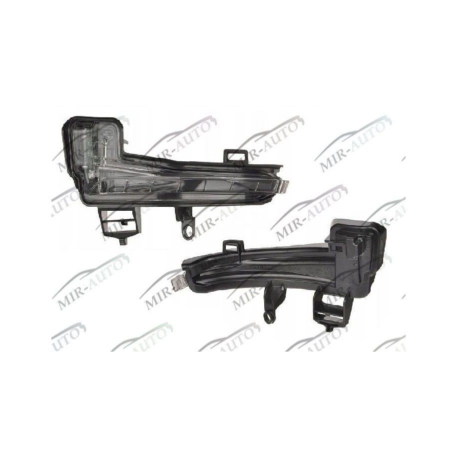 Боковой указатель поворота в зеркале